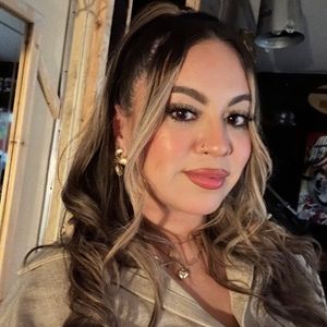 Meet your Posher, Valeria